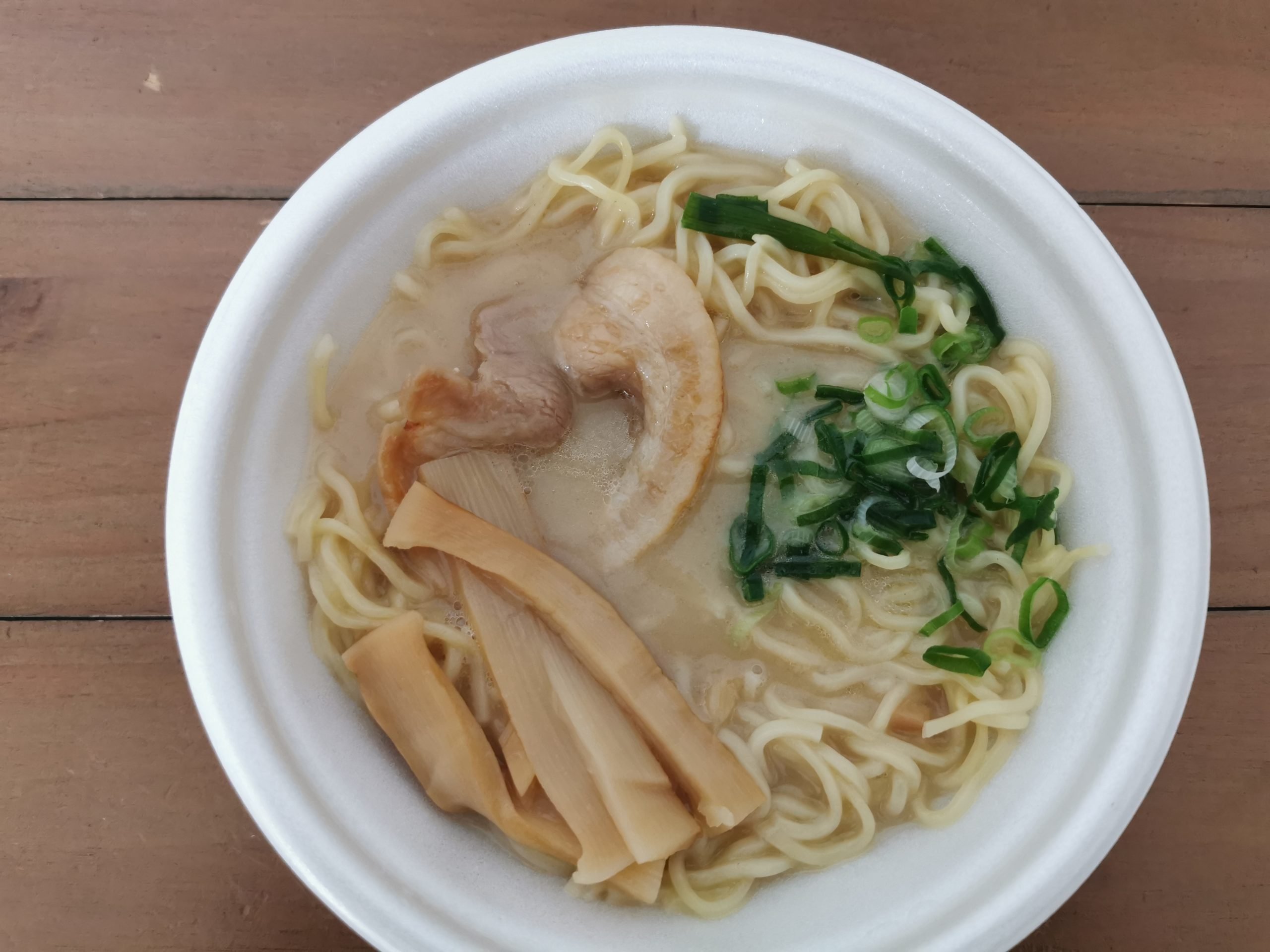 ローソンの「天下一品監修こってりラーメン」