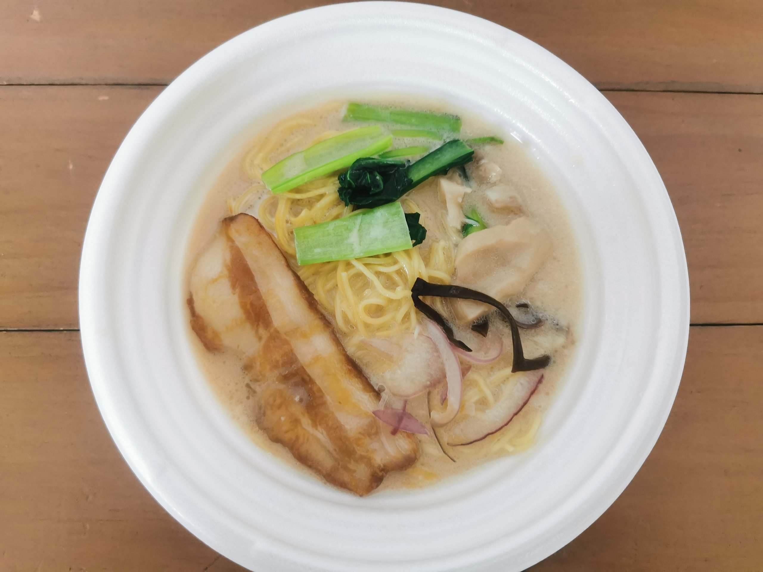 セブンイレブンのみらいデリ一風堂監修とんこつラーメン